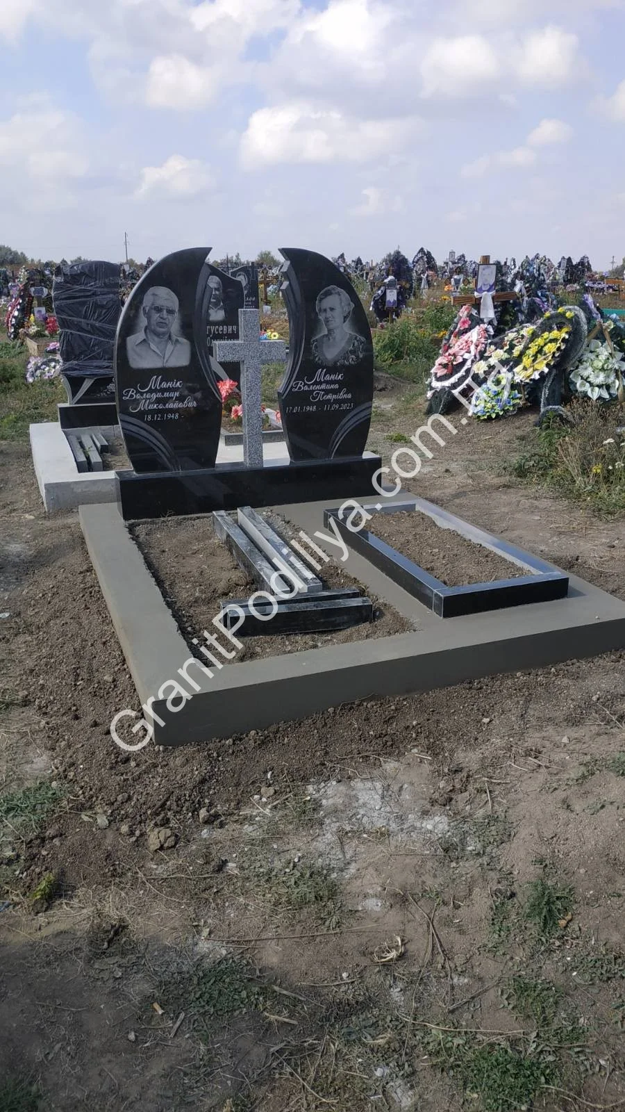 Подвійний пам'ятник з граніту - Кам'янець-Подільський | GranitPodillya